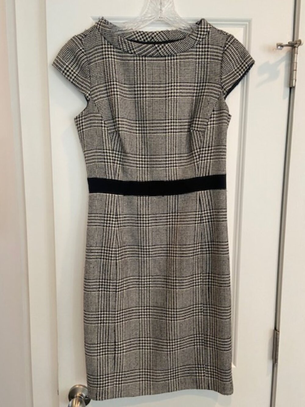 Milly Women's Sheath Dress Size 4 Plaid 100% Wool Black Bow Size 4